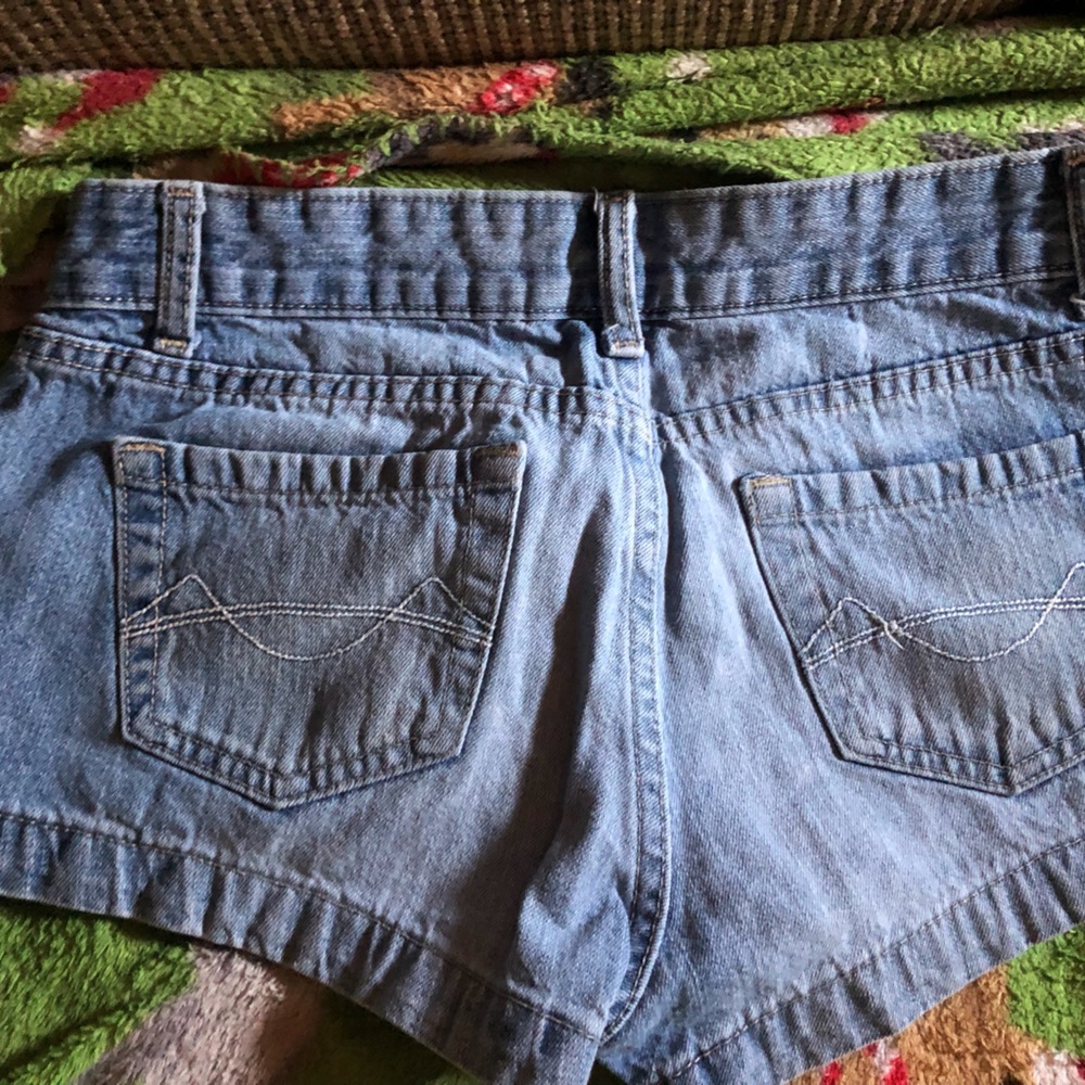 Mossimo - Picture 2 of 3